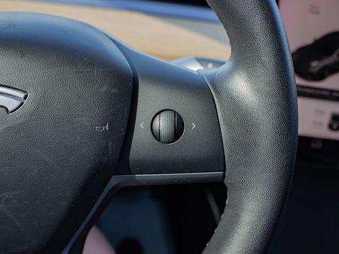 Used 2020 Tesla Model 3 Standard Range Plus RWD image 22