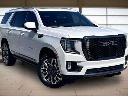 Used 2023 GMC Yukon Denali Ultimate AWD/4WD image 12