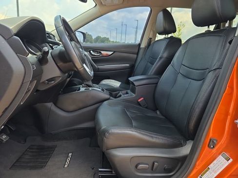 Used 2017 Nissan Rogue SL w/ SL Premium Package AWD/4WD image 10