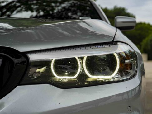 Used 2017 BMW 530i RWD image 11