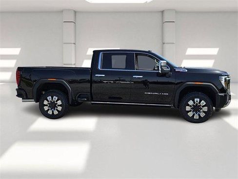 New 2025 GMC Sierra 2500 Denali w/ Denali Reserve Package image 6