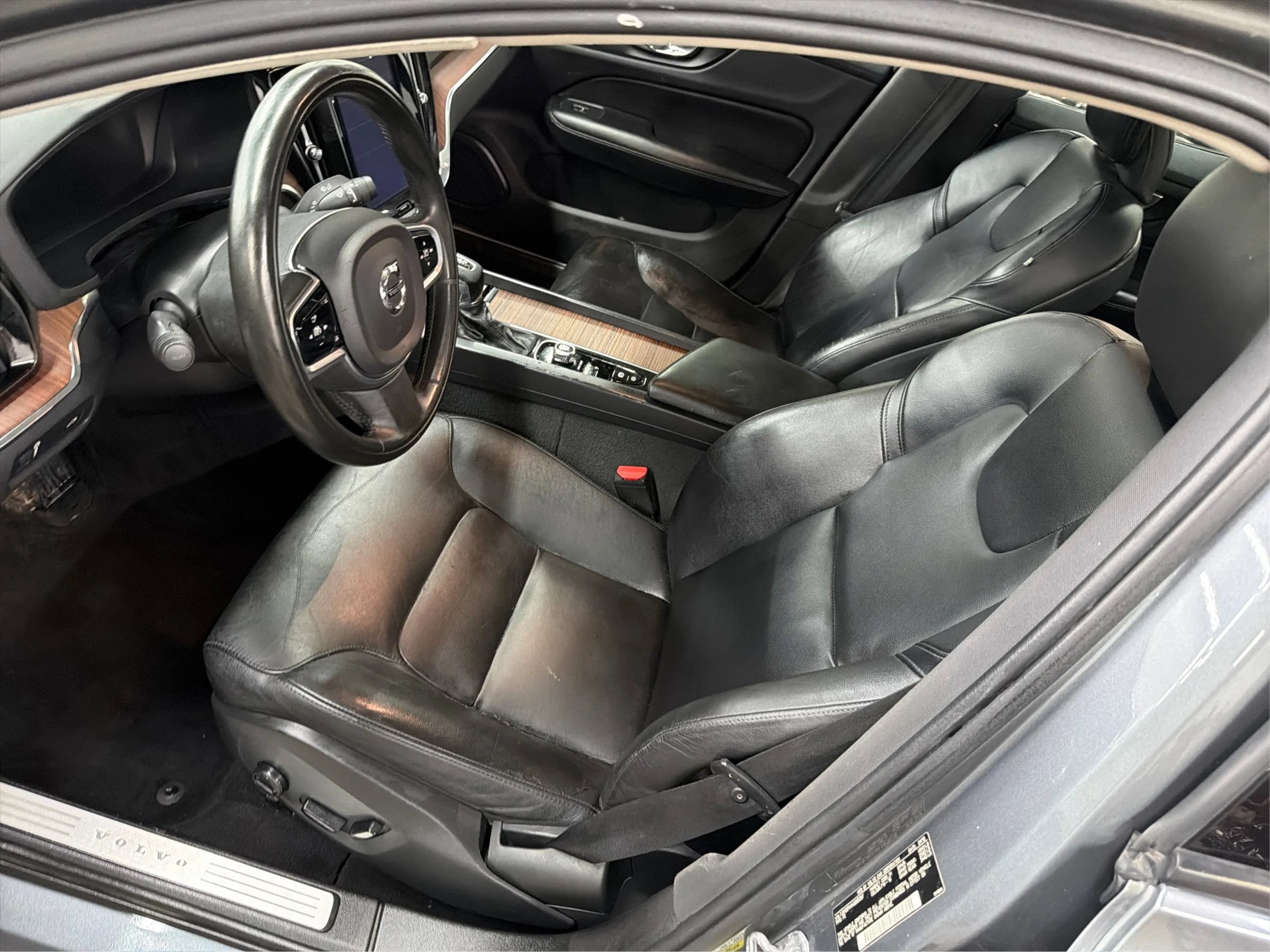 Used 2019 Volvo S60 T5 Momentum w/ Multimedia Package FWD image 13