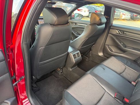 Used 2018 Honda Accord Sport image 10