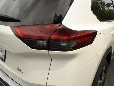 Used 2023 Nissan Rogue SL FWD image 36