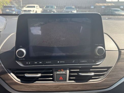 Used 2025 Nissan Altima 2.5 SV FWD image 22