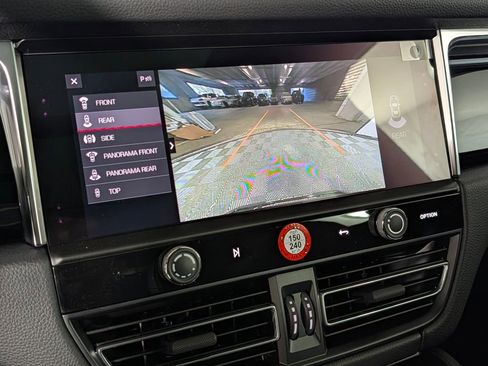 New 2026 Porsche Macan image 31