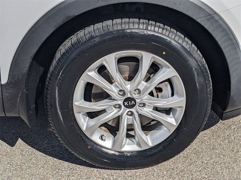 Certified 2021 Kia Telluride LX image 18