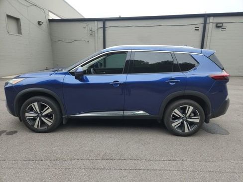 Used 2023 Nissan Rogue SL w/ SL Premium Package FWD image 6