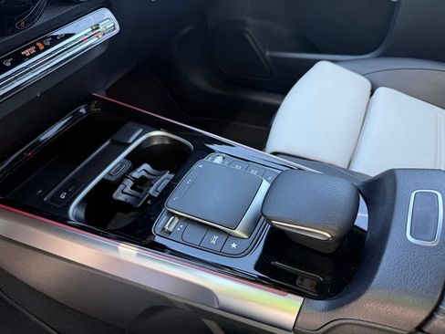 Used 2023 Mercedes-Benz GLB 250 4MATIC image 16