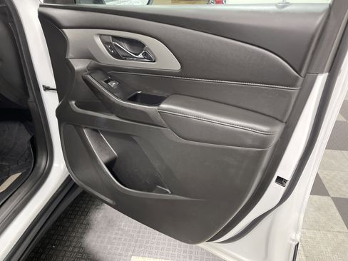 Used 2023 Chevrolet Traverse LT FWD image 26