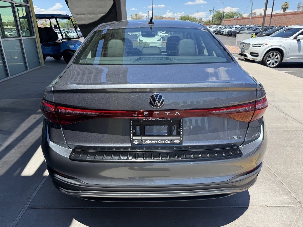 Used 2025 Volkswagen Jetta SE w/ Sunroof Package FWD image 13