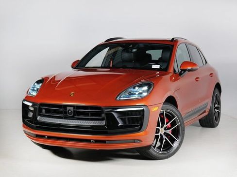 Certified 2024 Porsche Macan S AWD/4WD image 1