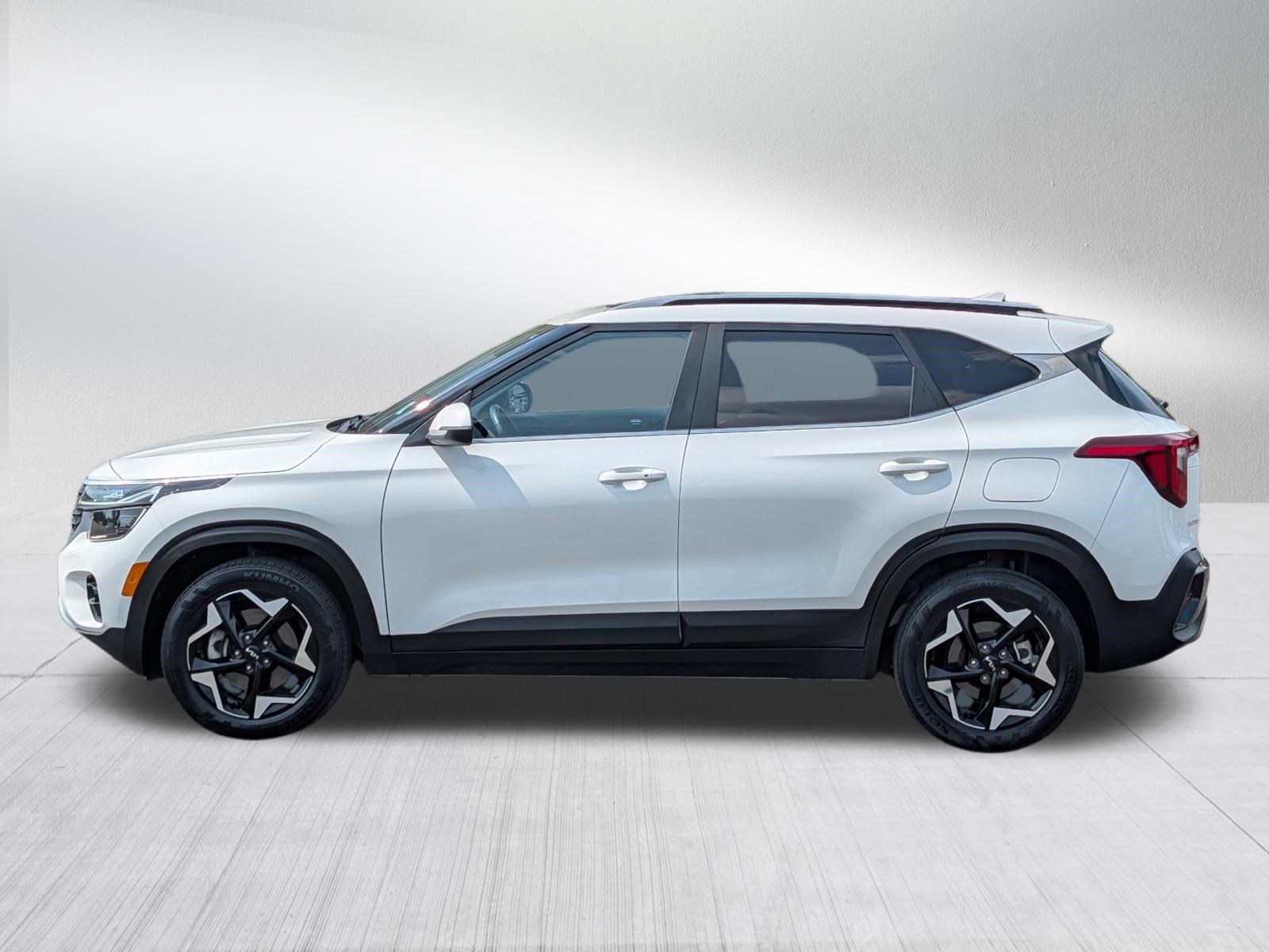 Used 2024 Kia Seltos EX AWD/4WD image 6