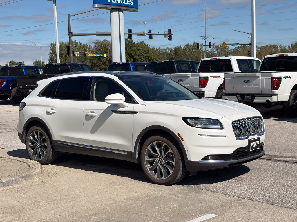 Used 2022 Lincoln Nautilus Reserve w/ Equipment Group 201A AWD/4WD image 7