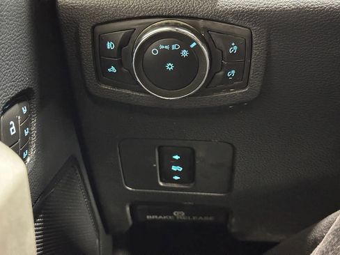 Used 2022 Ford F250 Lariat w/ Lariat Value Package image 33