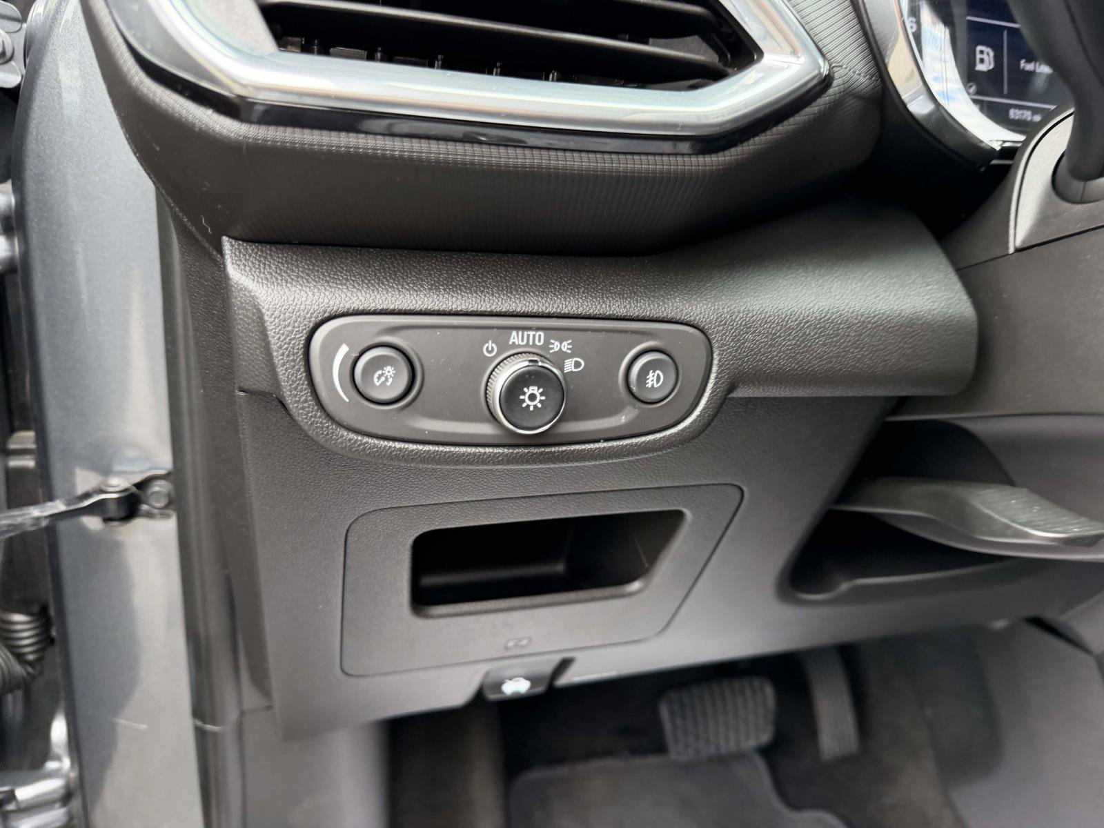 Certified 2022 Chevrolet TrailBlazer LT w/ Confidence II Package FWD image 25