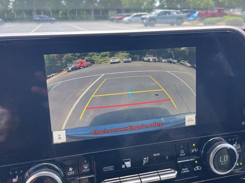Used 2023 Toyota Highlander Limited AWD/4WD image 15