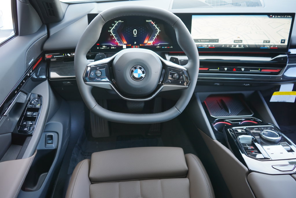 Used 2026 BMW 530i w/ Convenience Package RWD image 15