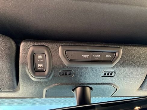 Used 2023 Jeep Wrangler Unlimited Sahara w/ Cold Weather Group AWD/4WD image 30