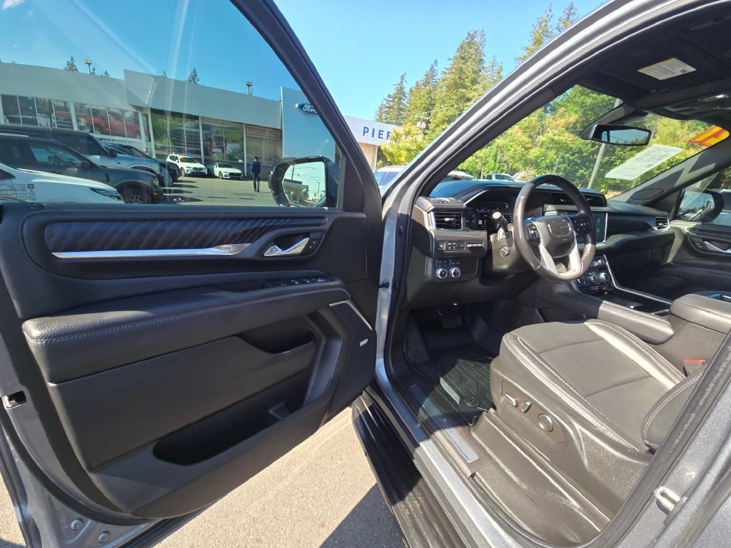 Used 2021 GMC Yukon XL Denali AWD/4WD image 21