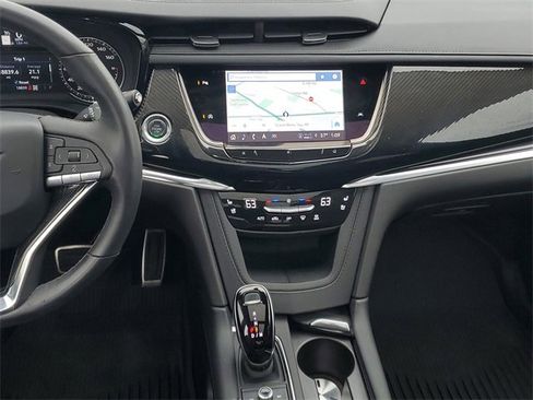 Certified 2025 Cadillac XT6 Sport w/ LPO, Floor Liner Package image 33