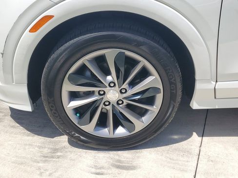 Used 2022 Buick Encore GX Select w/ Sport Touring Package image 3