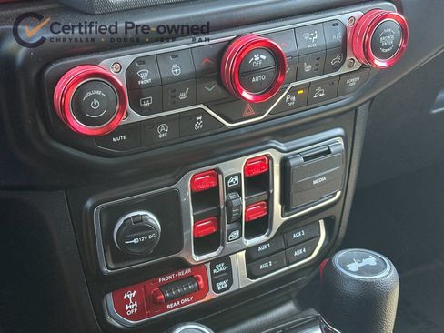 Used 2022 Jeep Wrangler Unlimited Rubicon w/ LED Lighting Group AWD/4WD image 22