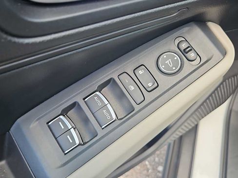 Certified 2025 Honda Accord LX image 15
