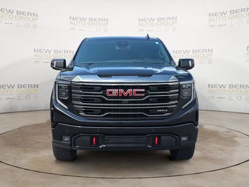 Used 2024 GMC Sierra 1500 AT4 w/ AT4 Preferred Package AWD/4WD image 8