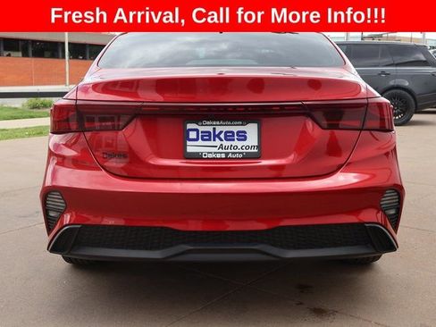 Used 2022 Kia Forte LXS w/ LXS Technology Package FWD image 5