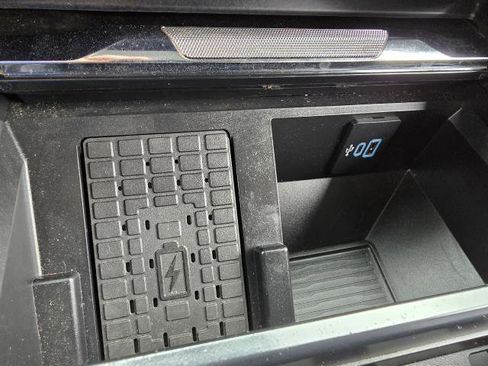 Used 2023 Ford F350 Lariat image 26