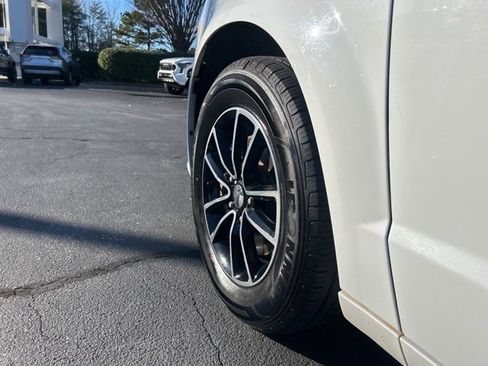 Used 2018 Dodge Grand Caravan GT image 11