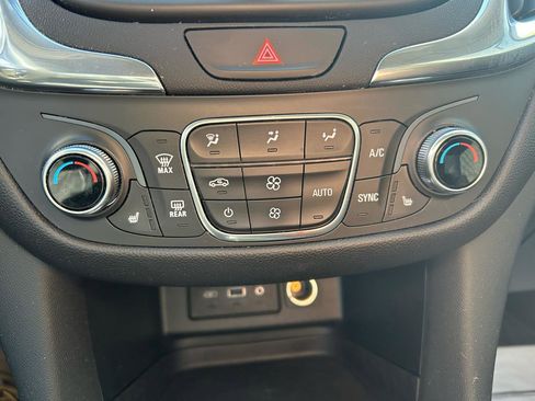 Used 2019 Chevrolet Equinox LT w/ Driver Convenience Package image 24