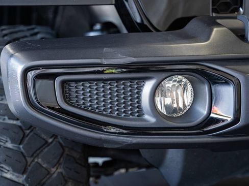 Used 2021 Jeep Gladiator Sport AWD/4WD image 17
