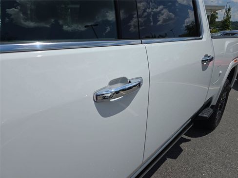 Used 2024 GMC Sierra 2500 Denali Ultimate AWD/4WD image 12