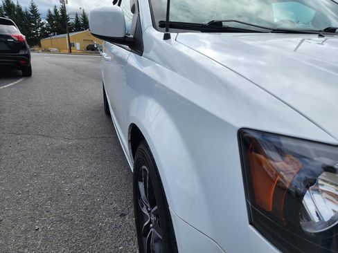 Used 2018 Dodge Grand Caravan GT FWD image 37