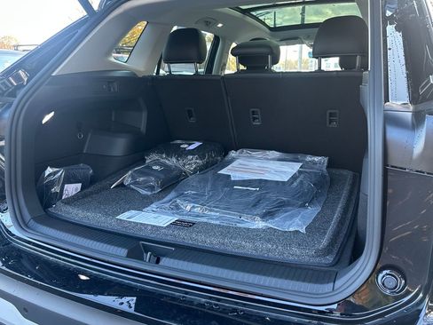 New 2026 Volkswagen Tiguan SE image 15