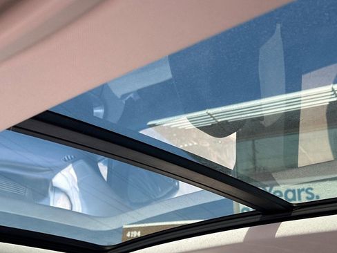 New 2025 Volkswagen Tiguan SE AWD/4WD image 9