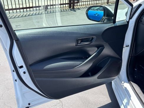 Used 2025 Toyota Corolla LE FWD image 18