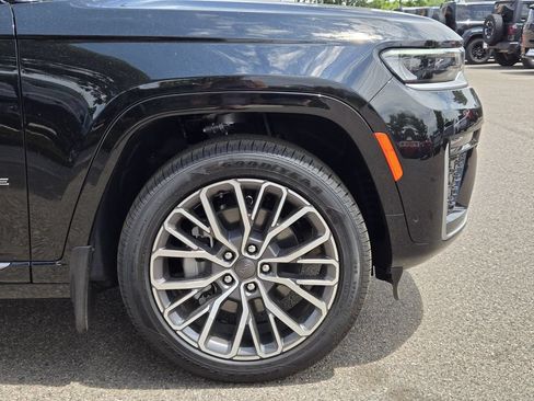 New 2026 Jeep Grand Cherokee L Summit w/ Advanced Protech Group IV AWD/4WD image 6