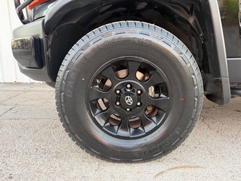 Used 2011 Toyota FJ Cruiser 4WD w/ Upgrade Pkg image 41