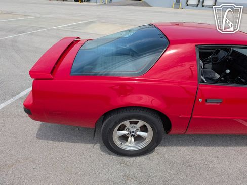 Used 1989 Pontiac Firebird Coupe image 34