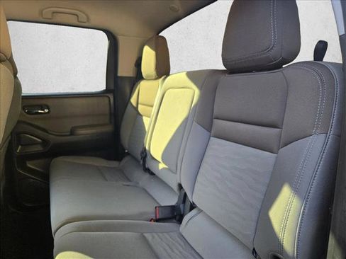 Used 2022 Nissan Frontier SV image 13