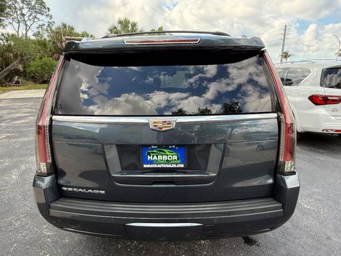 Used 2019 Cadillac Escalade Luxury RWD image 6