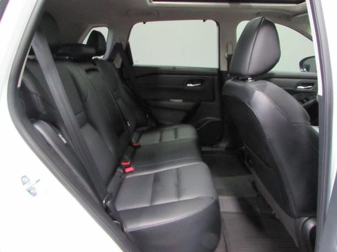 Used 2024 Nissan Rogue SV w/ SV Premium Package FWD image 19