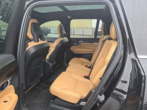 Used 2018 Volvo XC90 T6 Momentum w/ Convenience Package AWD/4WD image 10