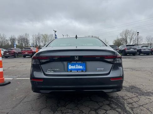 Used 2024 Honda Accord Touring image 3