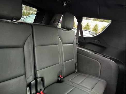 Used 2023 Chevrolet Suburban LT w/ Luxury Package image 37