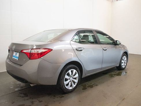 Used 2016 Toyota Corolla LE FWD image 4