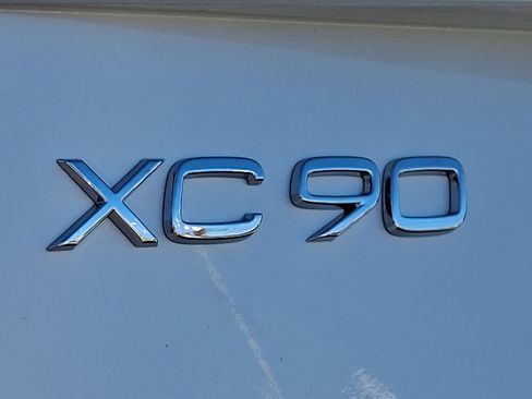 New 2026 Volvo XC90 B6 Plus w/ Protection Package Premier image 15